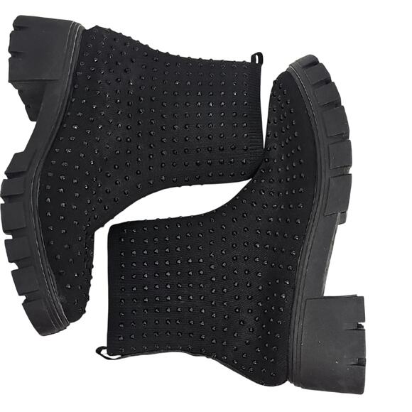 MUDD Women's Black Lug w/Black Studs Chunky Knit Sock Boots Bootie Size 9 - Picture 4 of 7